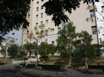 西側門外休憩區2