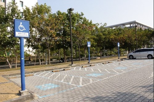 身體障礙者專用停車位