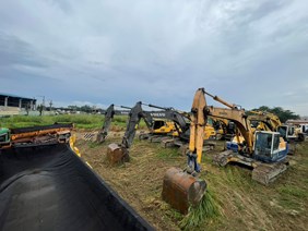 扣案之重型開挖機具怪手15台