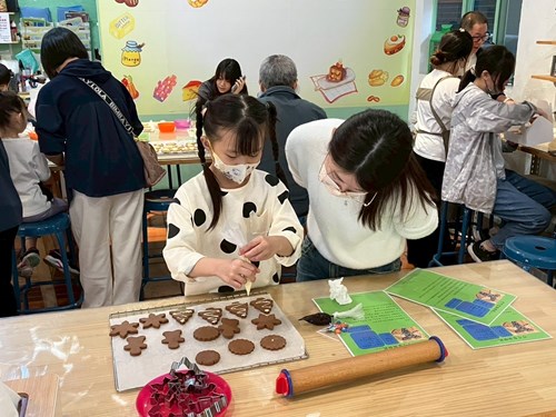 不同馨生家庭互動