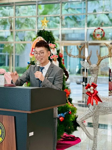 照片：黃聖淵檢察官執行拍賣工作