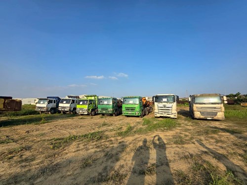 照片：扣押砂石車等重型機具