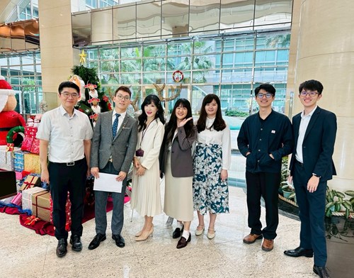 照片： 陳竹君主任檢察官及嚴維德、黃聖淵、施佳宏、林世勛、朱美綺、周子淳檢察官擔任拍賣官