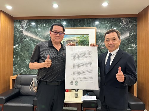 照片2：本署襄閱主任檢察官及岡山偵查隊副隊長合影